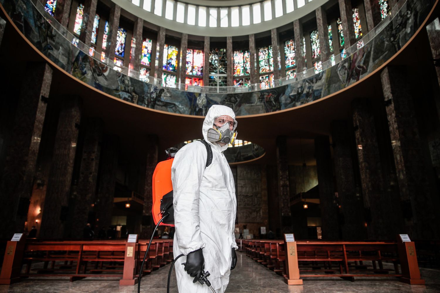 Roma, Basilica di San Giovanni Bosco, l'Esercito su richiesta del vicariato di Roma, sanifica gli spazi esterni ed interni delle chiese Capitoline&nbsp;