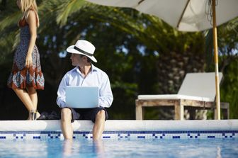 Smart working in una villa con piscina