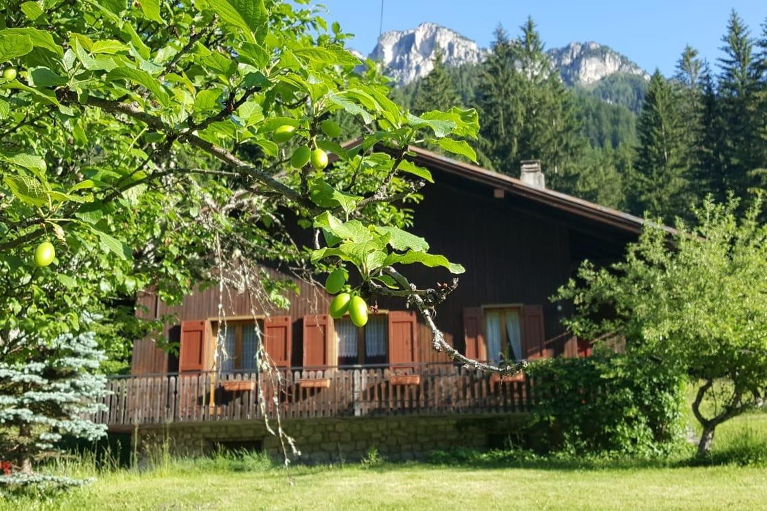 Uno chalet ai piedi delle Tre Cime di Lavaredo