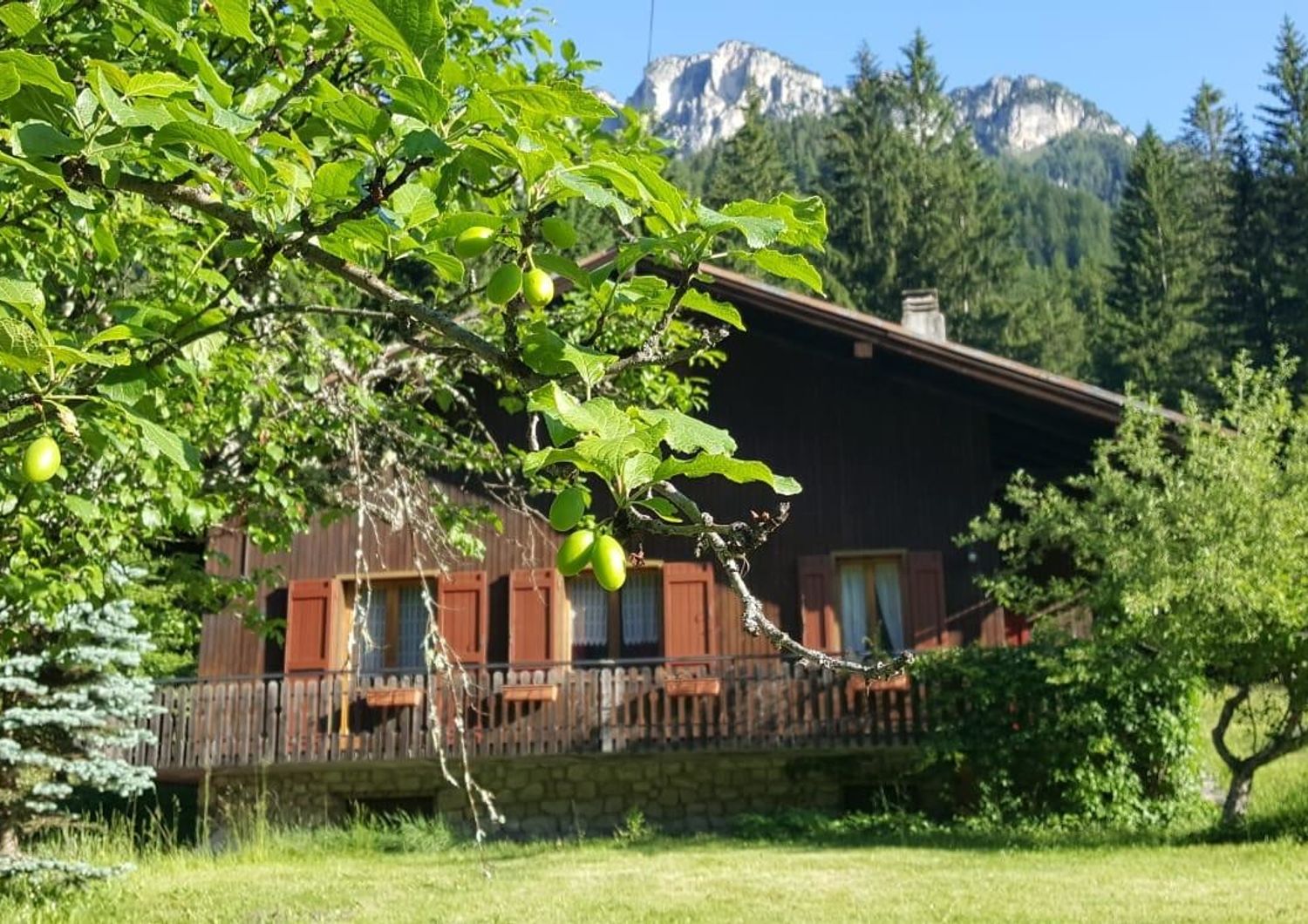 Uno chalet ai piedi delle Tre Cime di Lavaredo