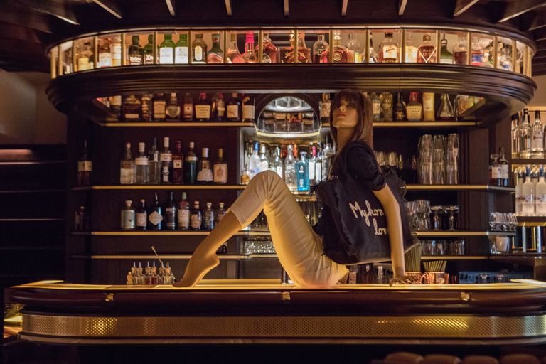 I manichini e i peluche che affolleranno i ristoranti