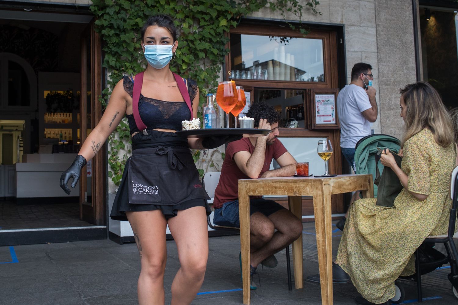 Verso l'allentamento del coprifuoco per bar e ristoranti