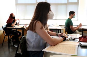 La ripresa delle lezioni in una scuola in Portogallo