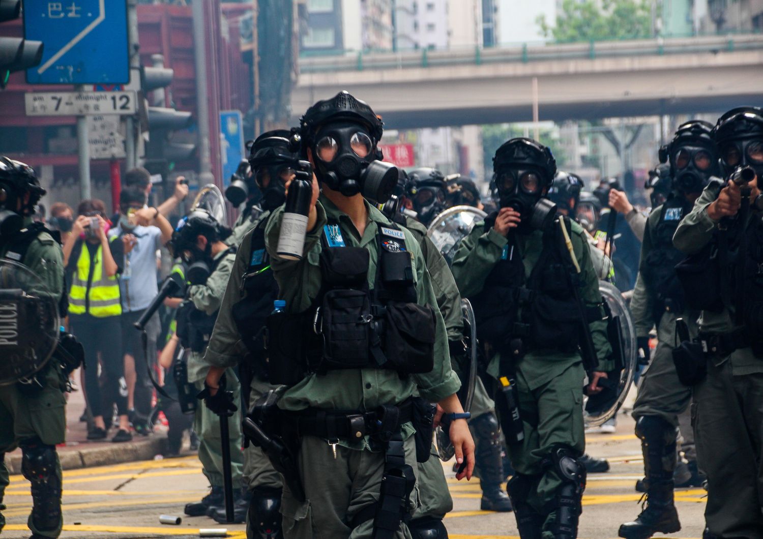 Polizia antisommossa a Hong Kong