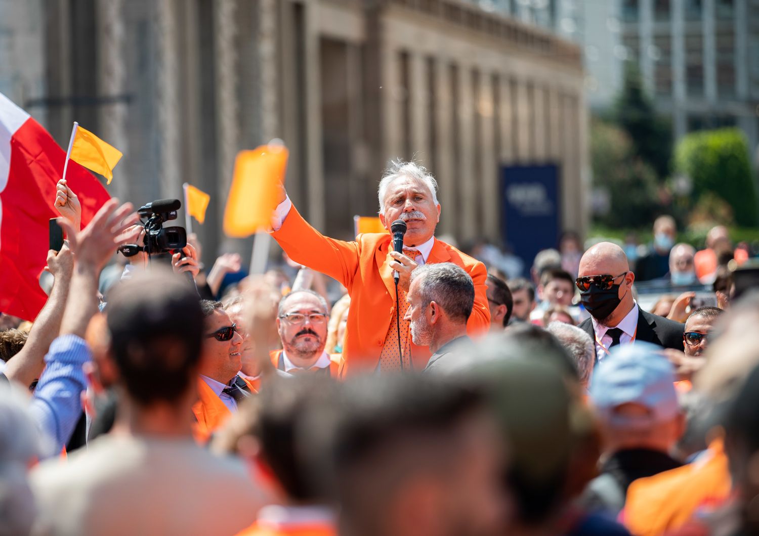 Manifestazione gilet arancioni Milano, Pappalardo denunciato&nbsp;