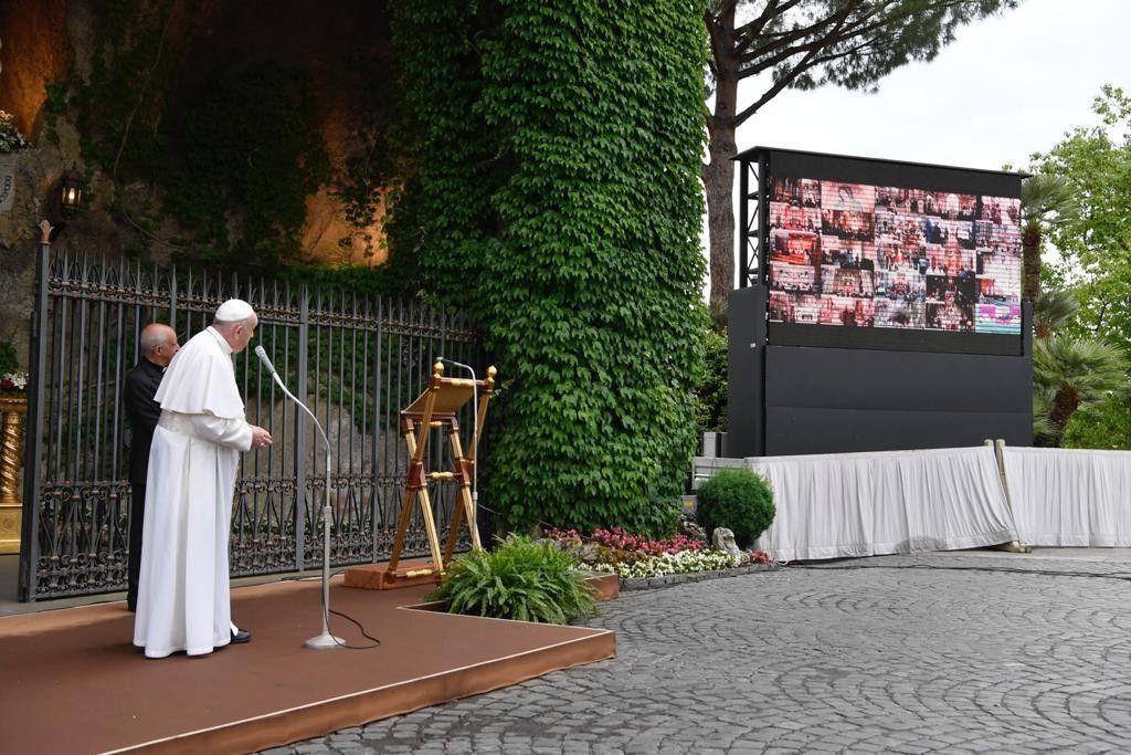 Grotta di&nbsp;Lourdes&nbsp;nei Giardini vaticani