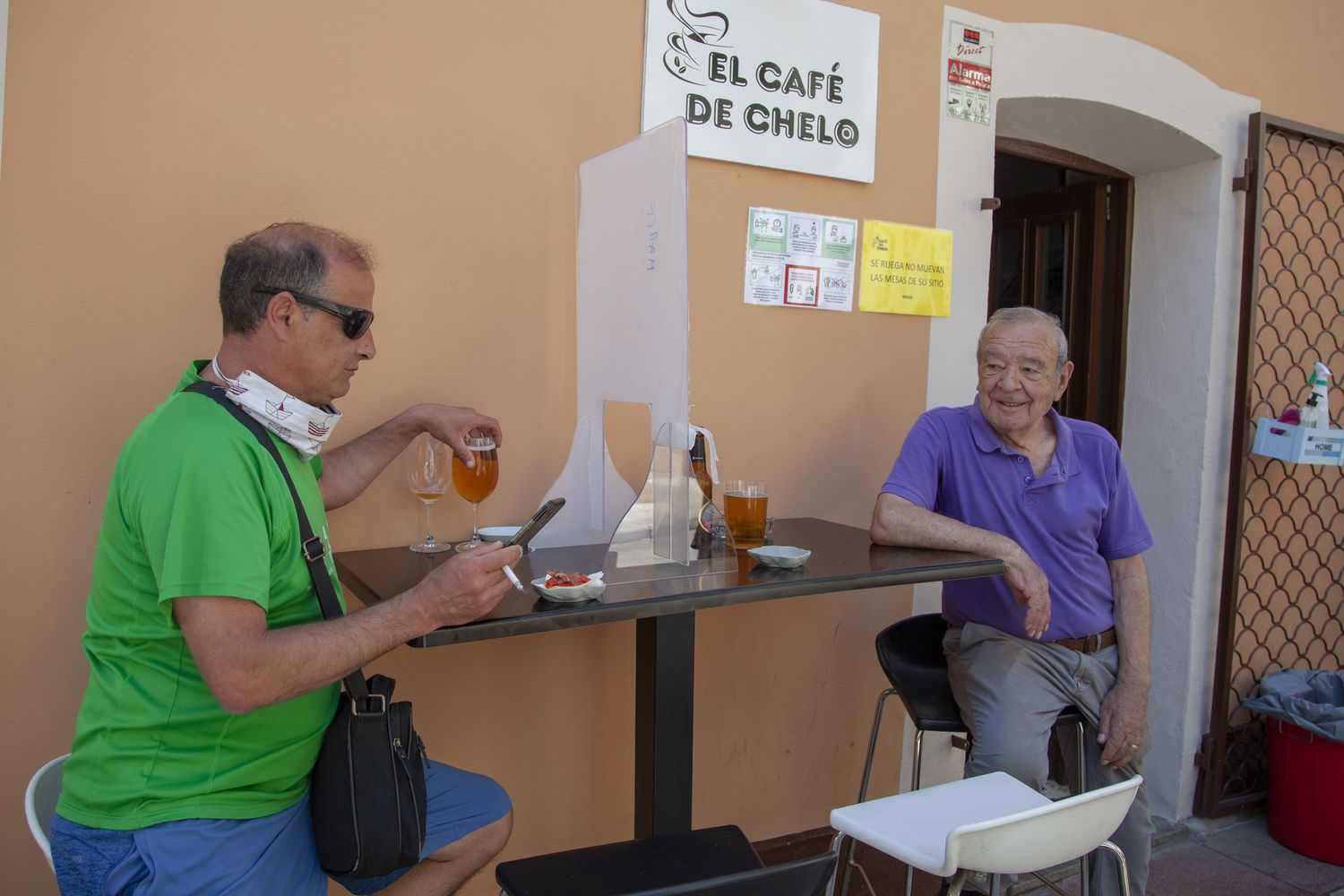 Coronavirus, un bar a Madrid, Spagna