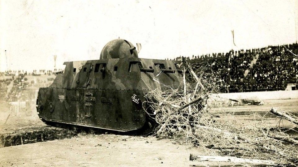 Il carro armato Fiat 200 in azione