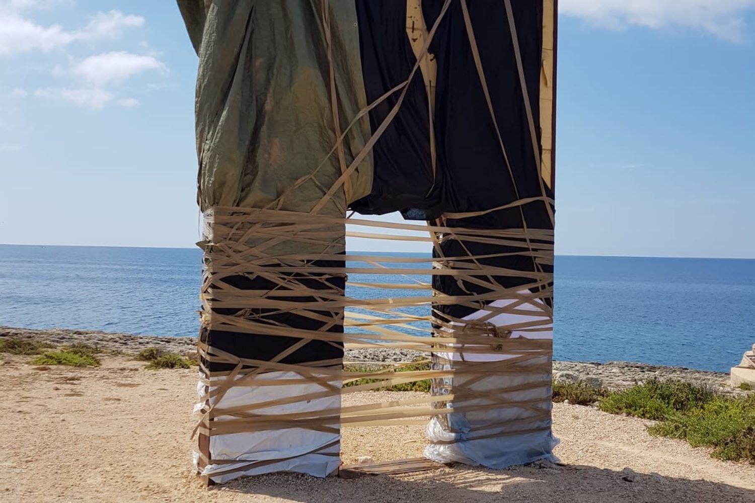 &nbsp;La Porta d'Europa di Lampedusa 'impacchettata'