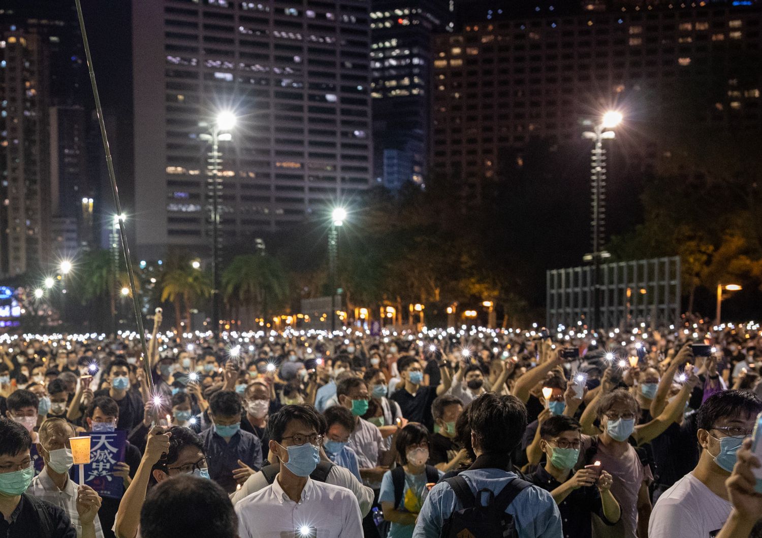 Hong Kong, veglia piazza Tiananmen