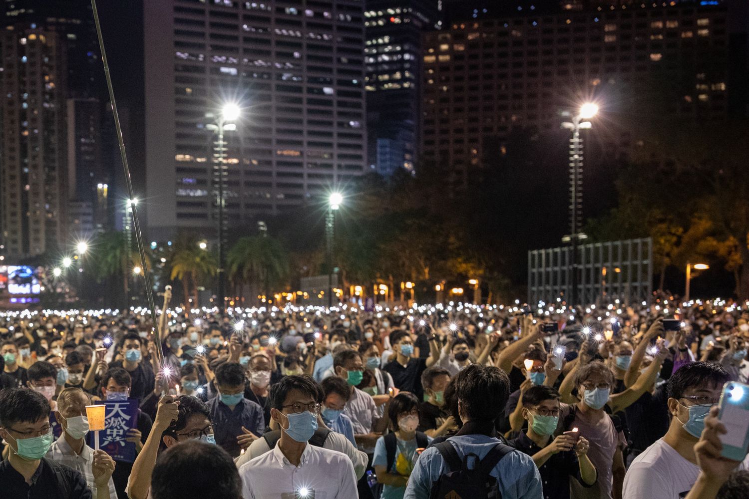 Hong Kong, veglia piazza Tiananmen