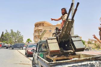 Mezzi dell'esercito di Tripoli entrano a Tarhunah