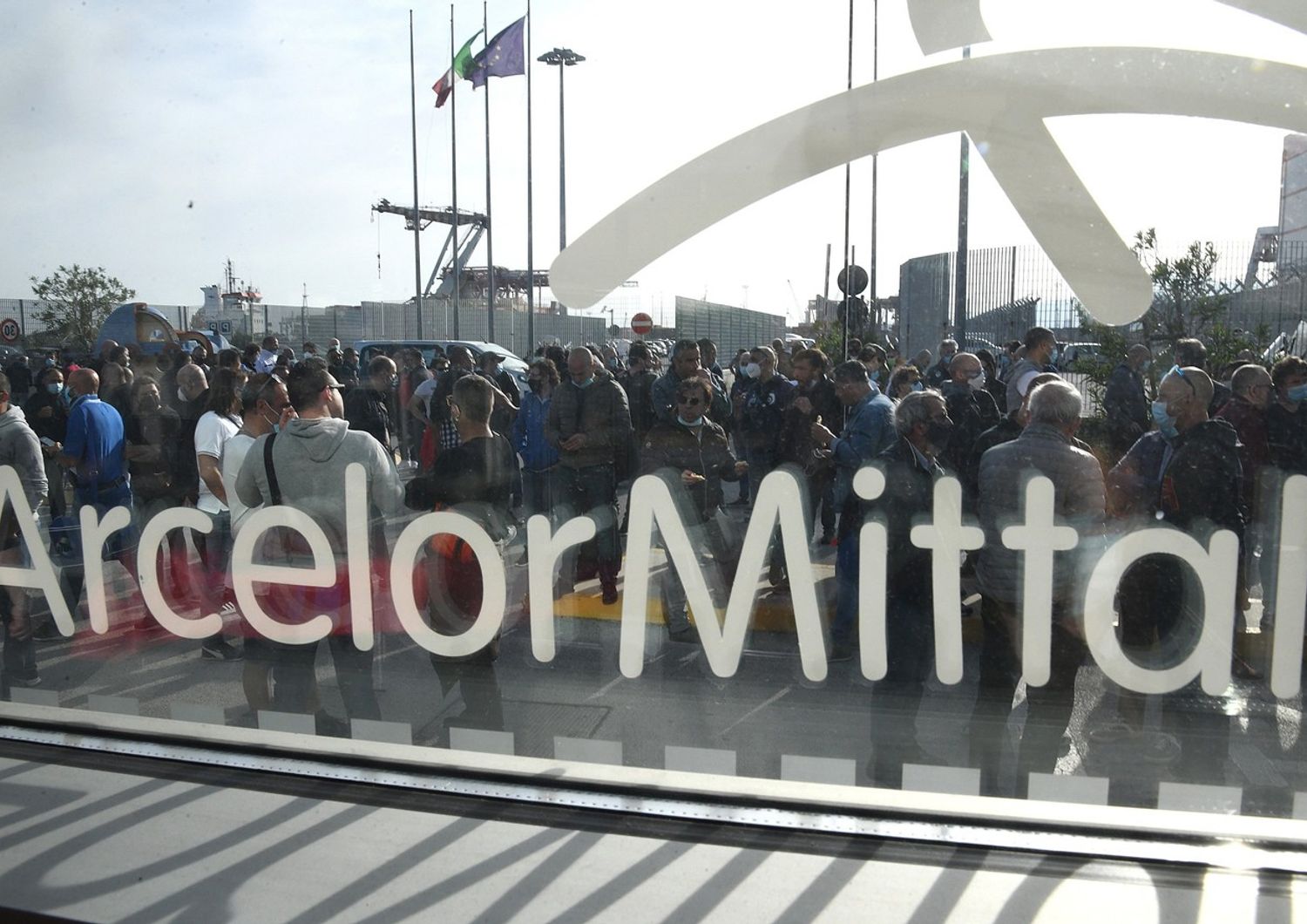 Lavoratori ArcelorMittal in sciopero a Genova
