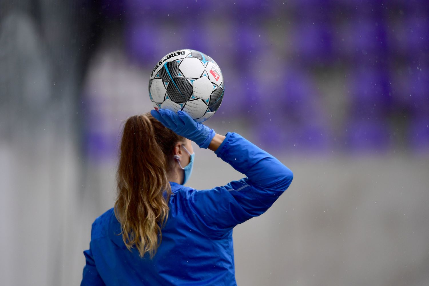 L'Oms sconsiglia l'uso dei guanti contro il coronavirus