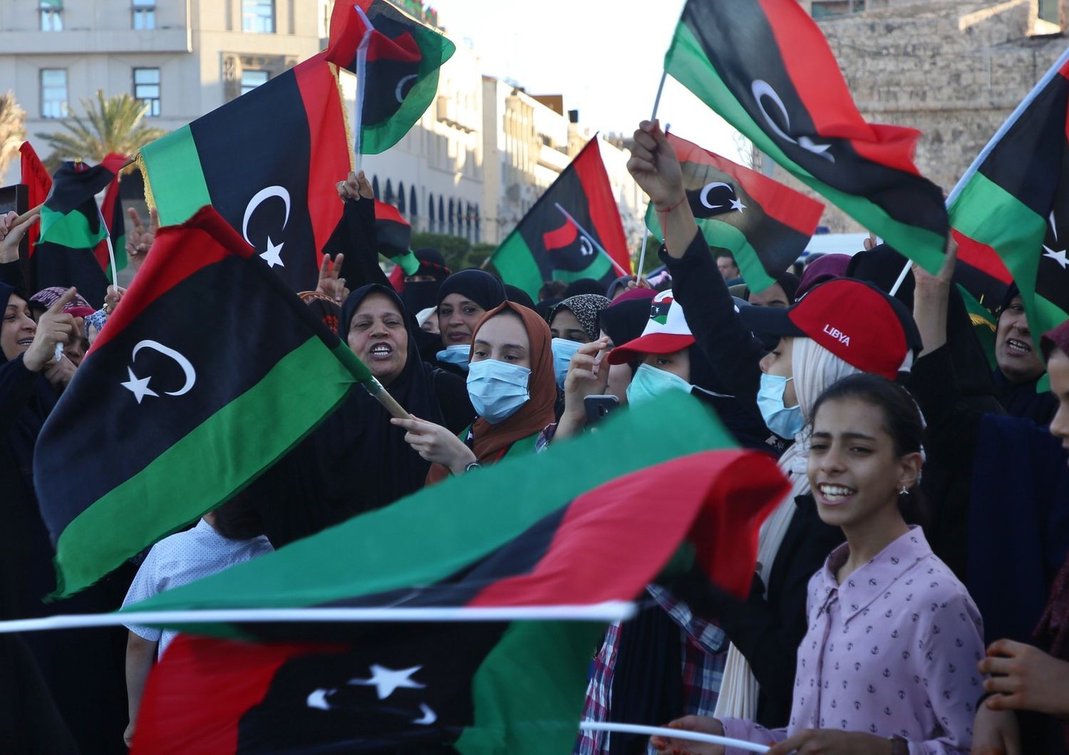 Festeggiamenti in piazza dei martiri a Tripoli per la liberazione di Tarhuna e Bani Walid dalle milizie di Haftar