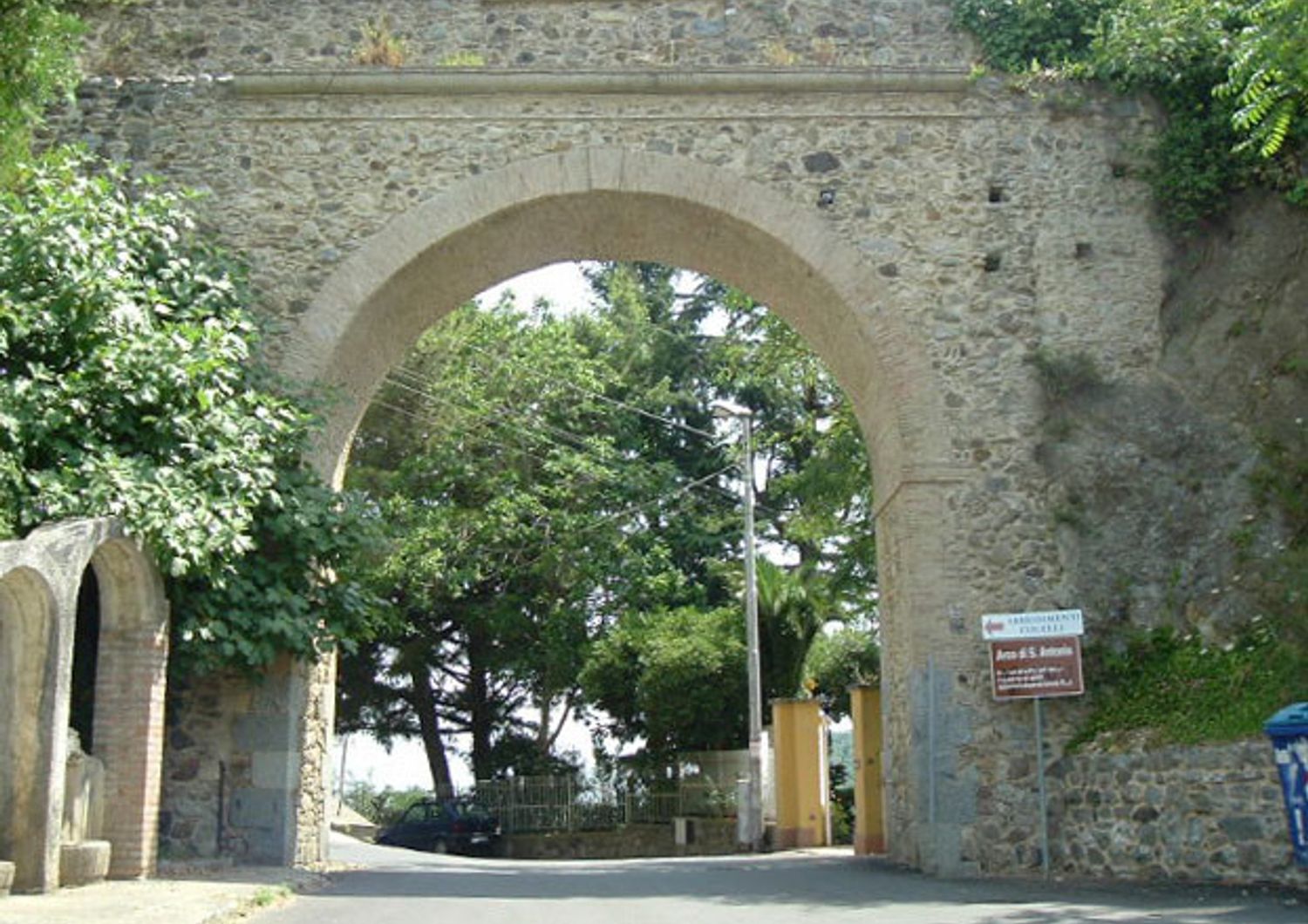 &nbsp;L'Arco di Sant'Antonio bel borgo di Maida, nel Catanzarese