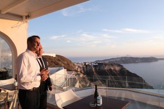 Il premier greco Kyriakos Mitsotakis a Santorini&nbsp;