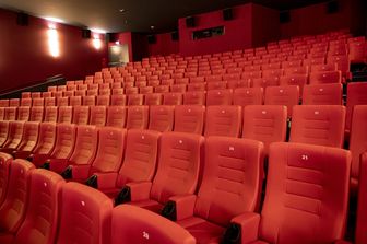 Una sala cinema desolatamente vuota