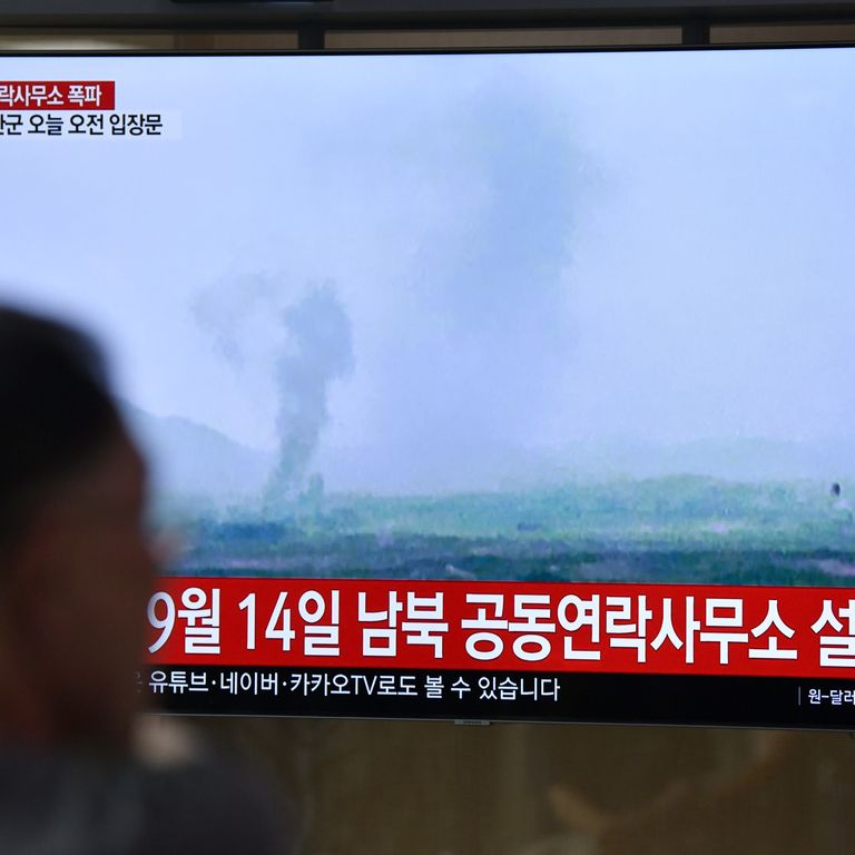 Coree tensione pyongyang distrugge centro collegamento