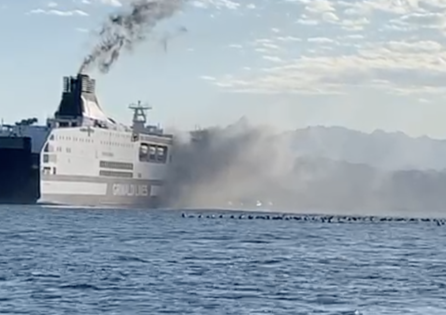 incendio nave passeggeri olbia feriti