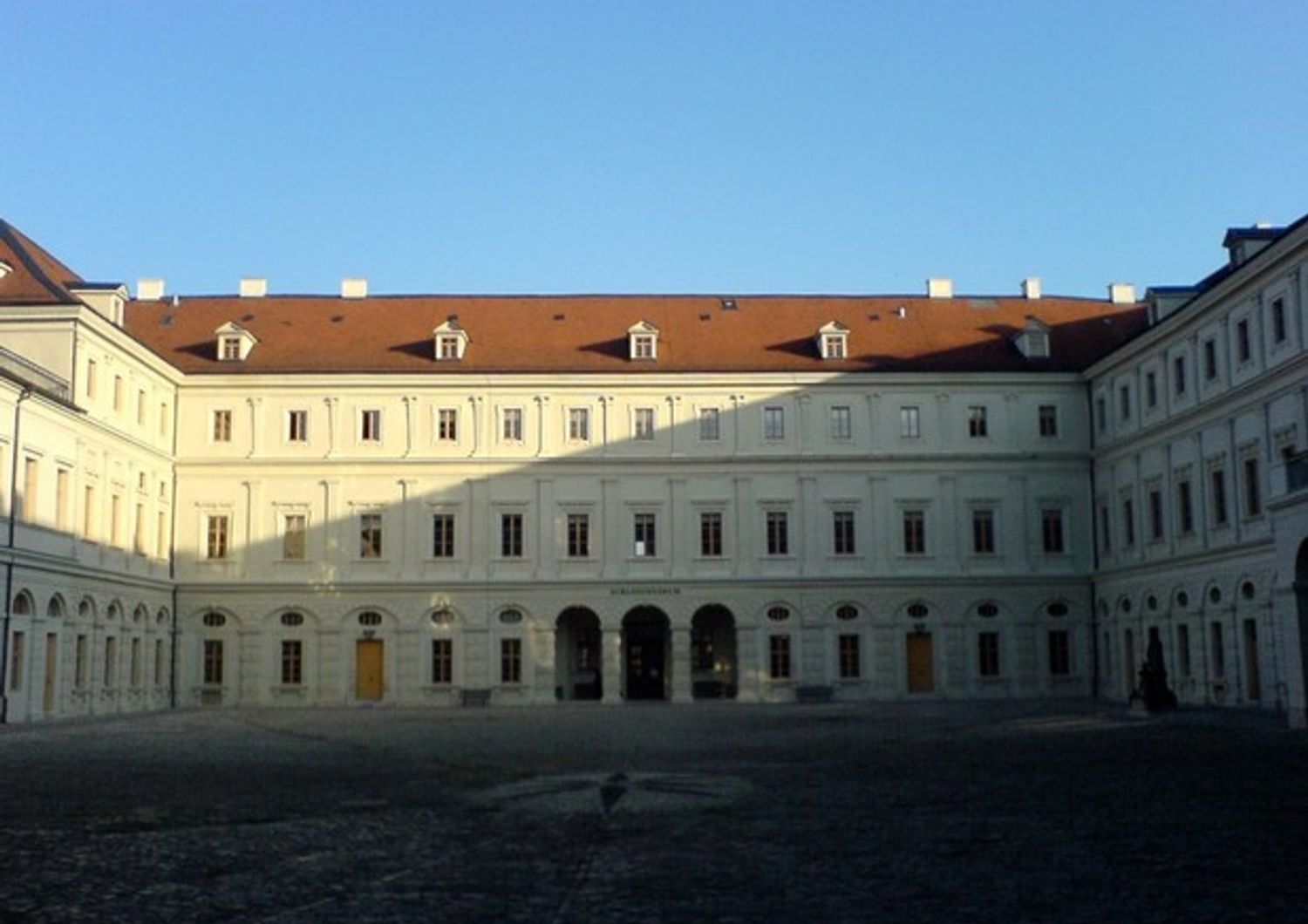 &nbsp;La facciata del castello di Weimar, ricostruita a fine '700 sul progetto originario di Costantino De' Servi&nbsp;