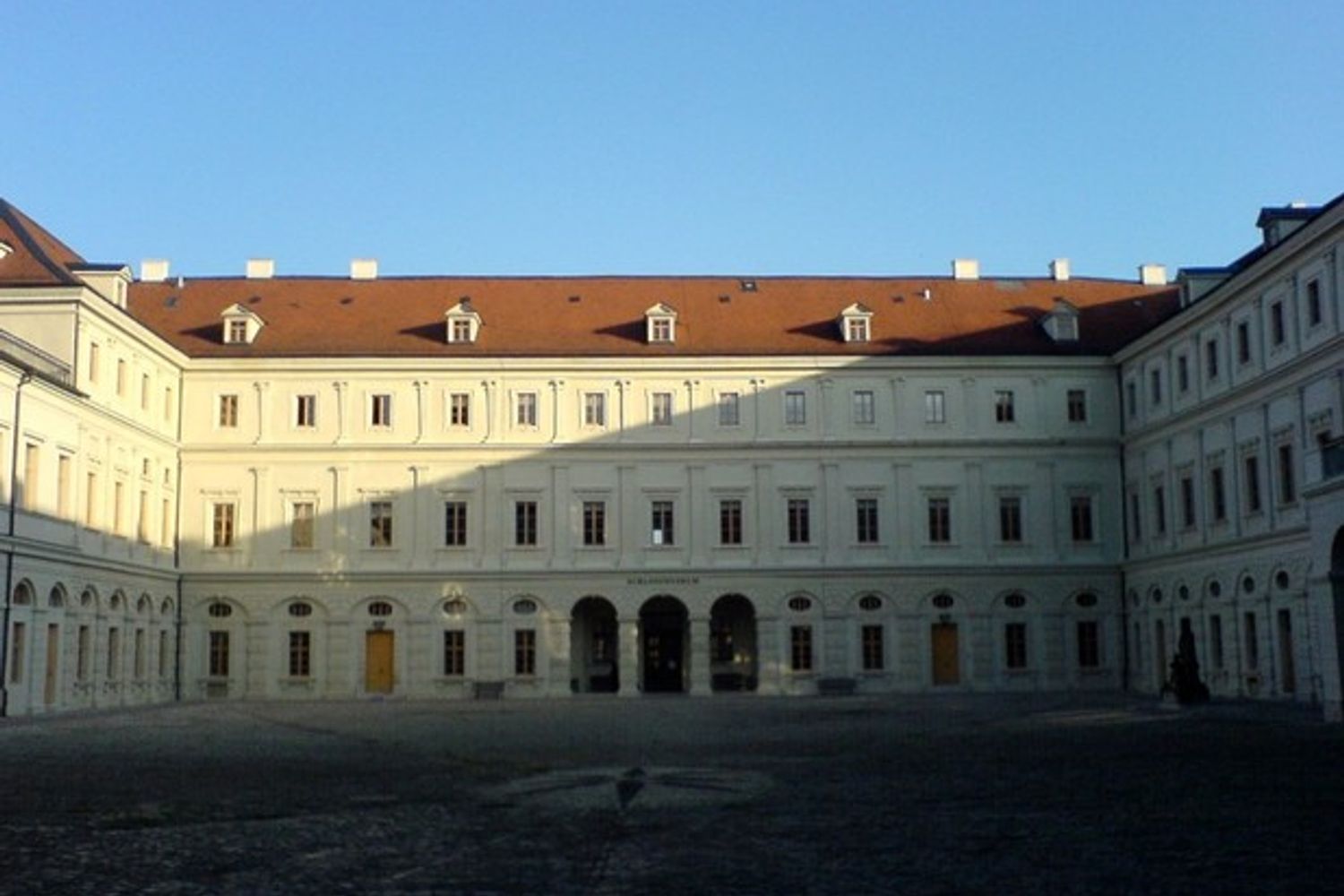 &nbsp;La facciata del castello di Weimar, ricostruita a fine '700 sul progetto originario di Costantino De' Servi&nbsp;