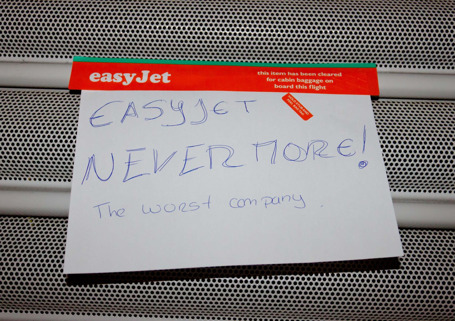 Un cartello contro EasyJet