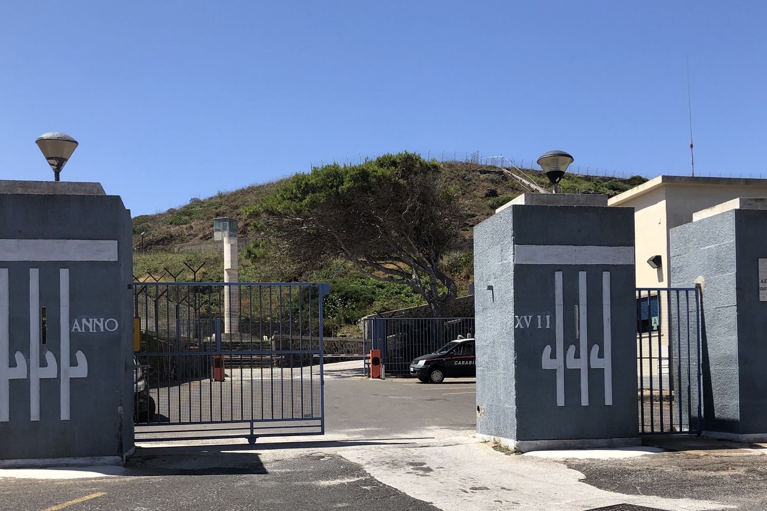 L'ingresso dell'aeroporto di Pantelleria