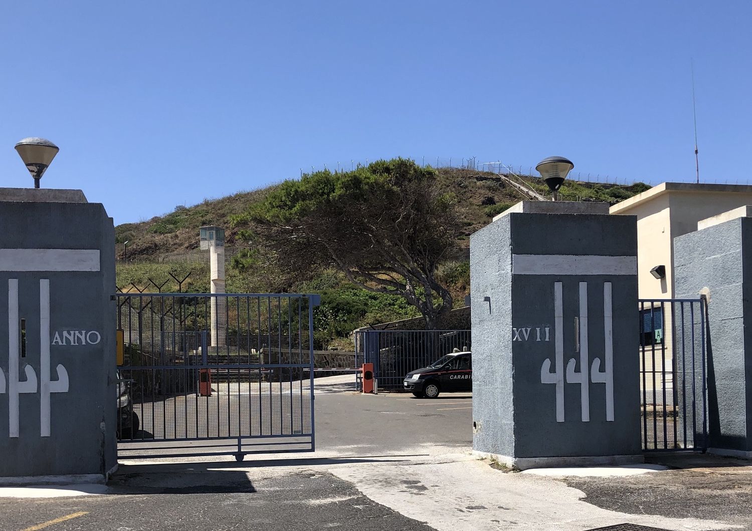 L'ingresso dell'aeroporto di Pantelleria