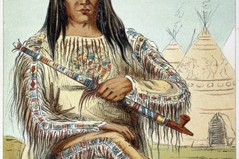 Grasso Dorso di Bufalo, capo dei Piedi Neri, in una litografia colorata a mano di George Catlin (1841)