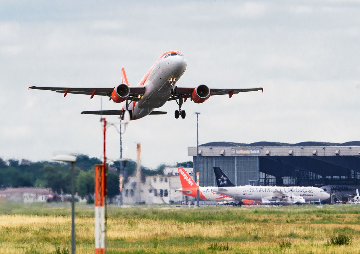 Un aereo in decollo