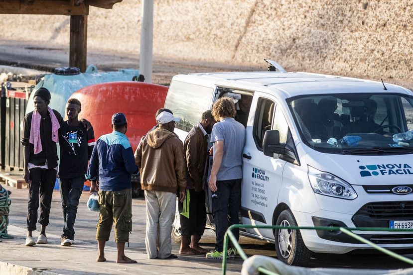 Migranti soccorsi a Lampedusa