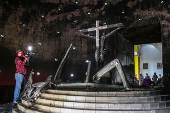 I danni causati dall'incendio nella cattedrale di Managua