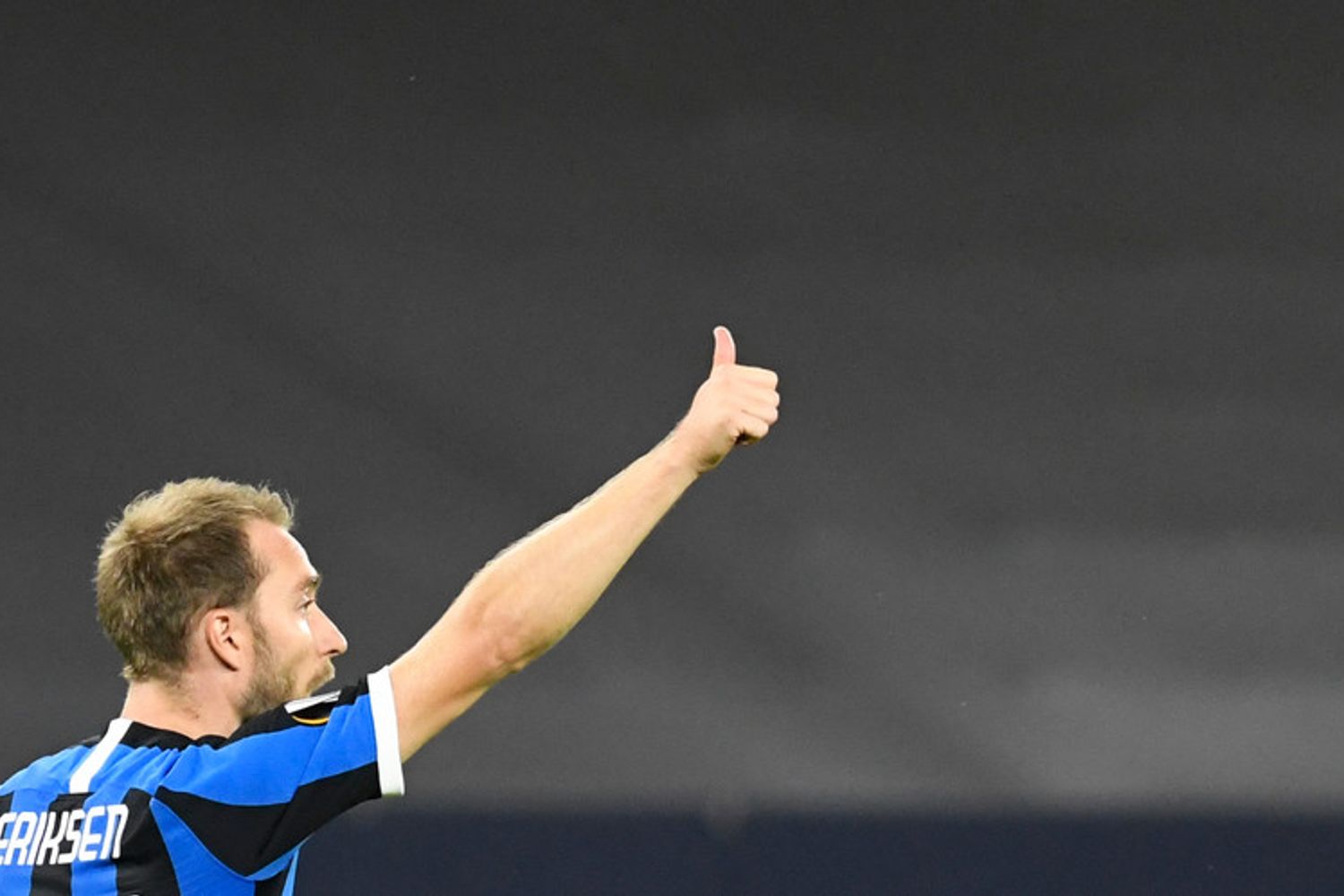 Eriksen festeggia il secondo gol