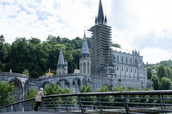 Francia: fulmine su funicolare a Lourdes, 12 feriti