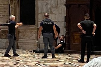 Duomo Milano ostaggio guardia giurata