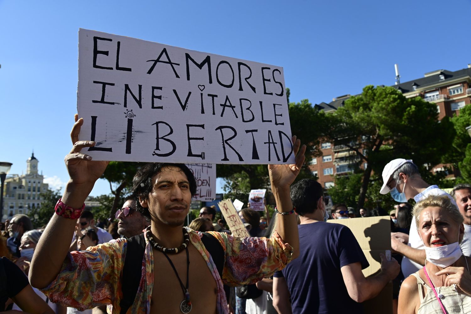Protesta contro l'obbligo di mascherina a Madrid