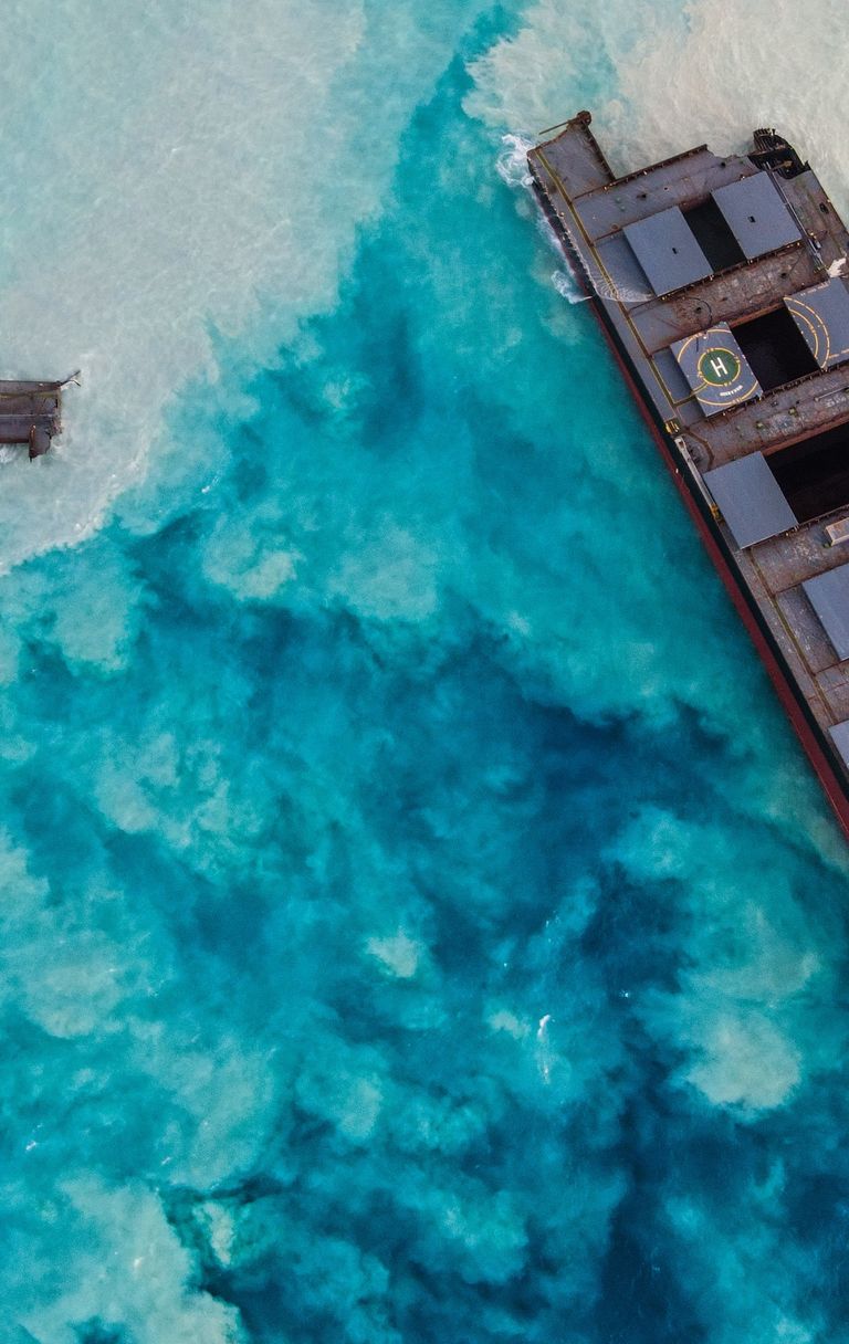 Petroliera giapponese incagliata alle Mauritius