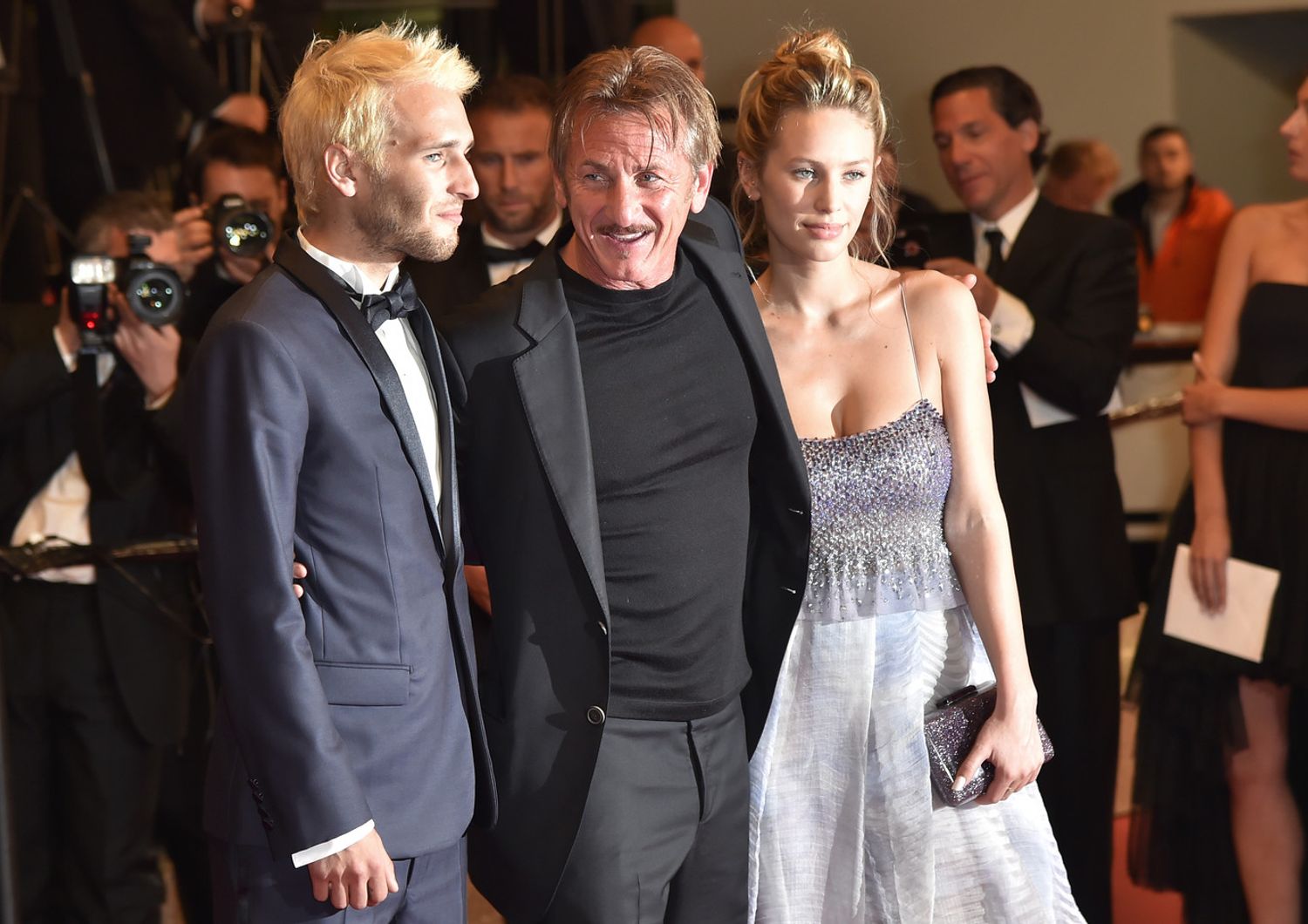 Sean Penn insieme ai figli Dylan e Hopper