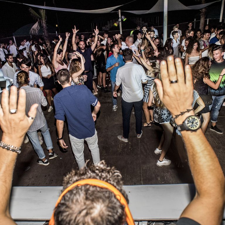 La discoteca La Bussola in Versilia nell'estate 2018