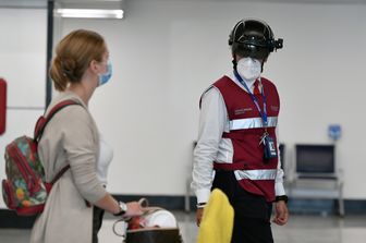 Coronavirus, i controlli della temperatura all'aeroporto di Fiumicino