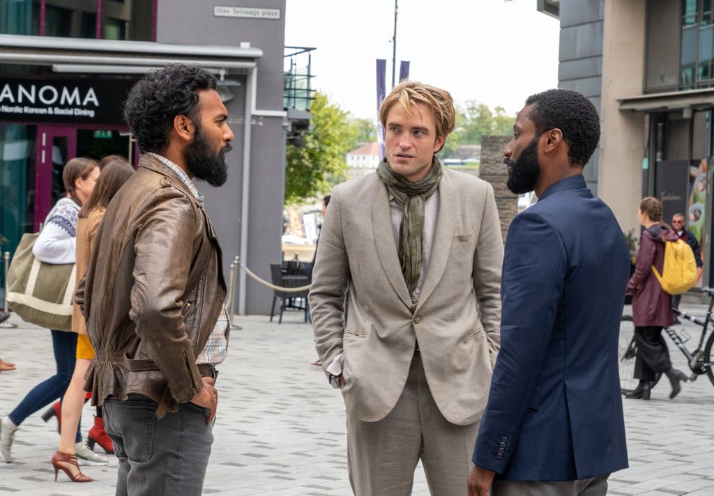 John David Washington e Robert Pattinson in una scena di 'Tenet'&nbsp;