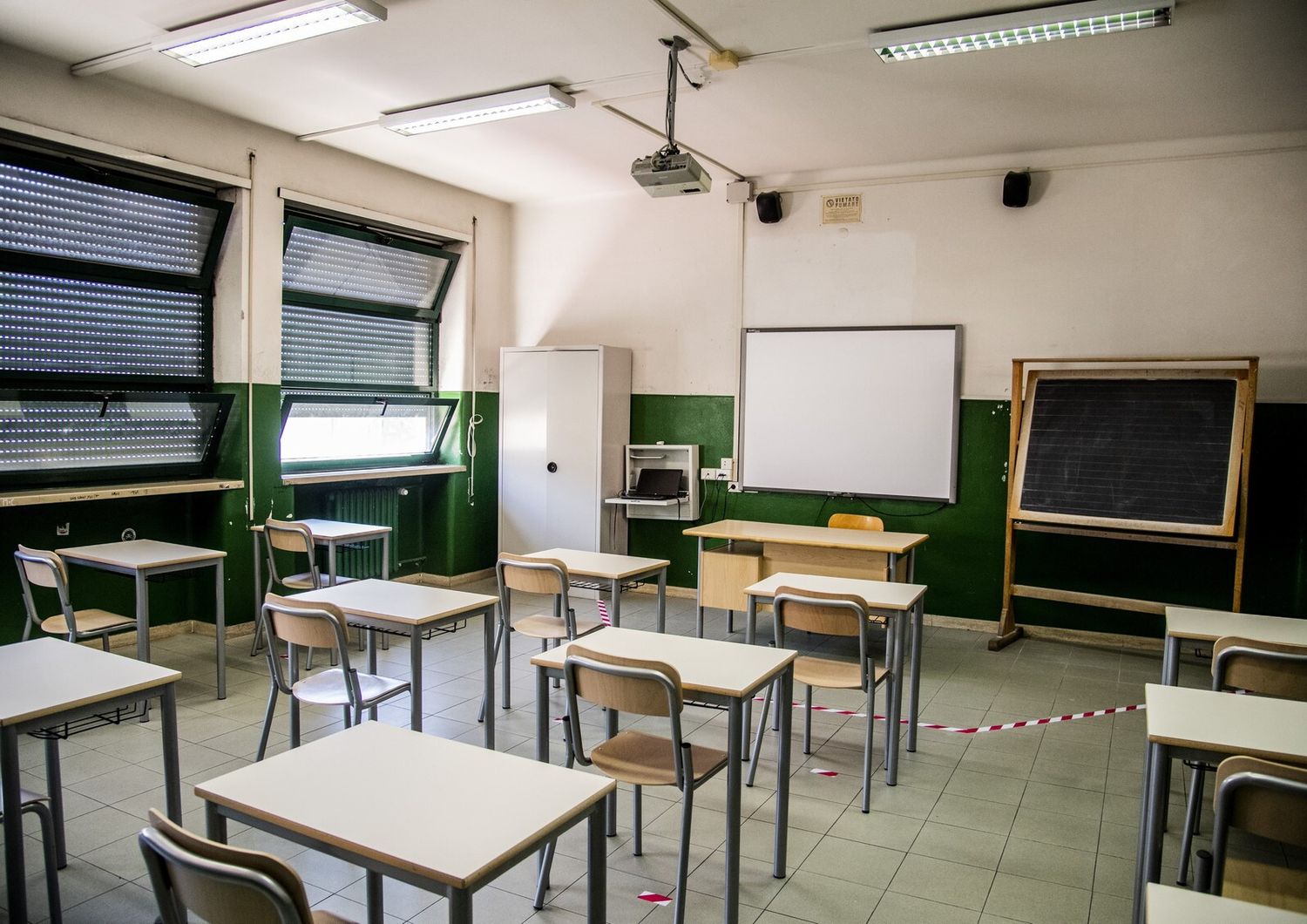 Continua, in ordine sparso, il ritorno degli studenti in classe