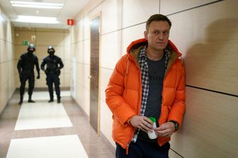 Il dissidente russo Alexei Navalny negli uffici della sua Fondazione anti corruzione a Mosca