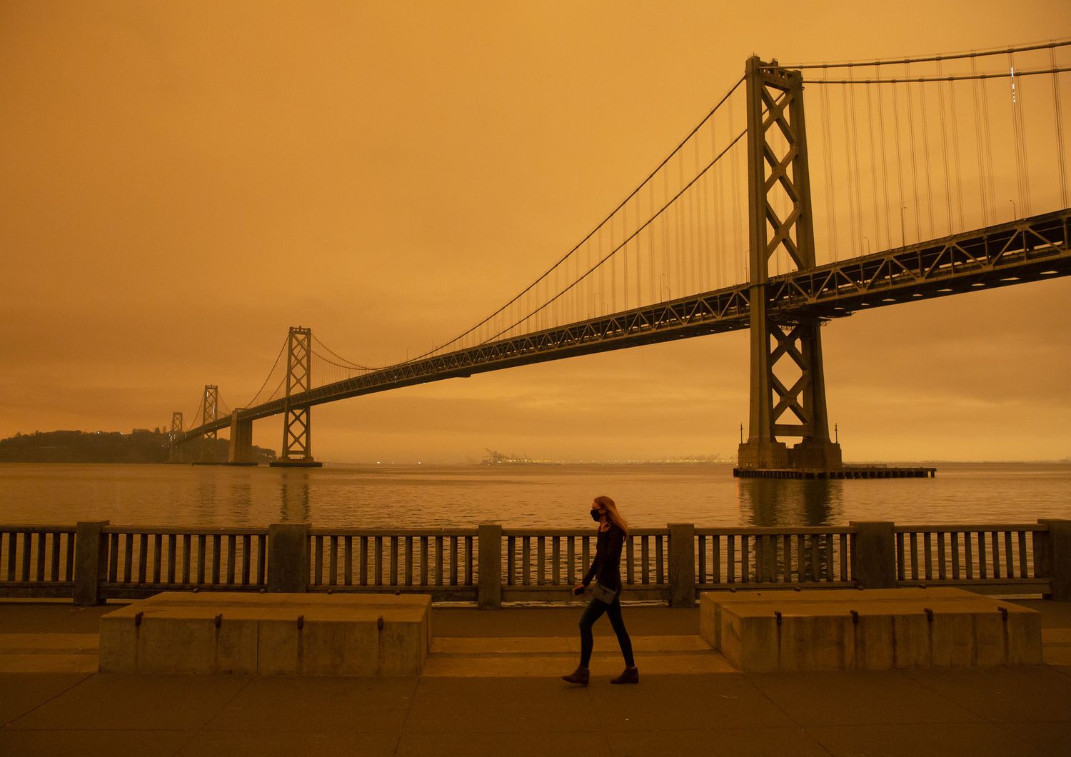 Cielo arancione sopra San Francisco a causa degli incendi