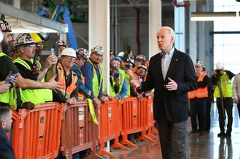 Joe Biden allo stabilimento Chrysler-Fca di Detroit