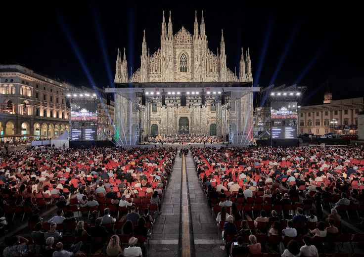 filarmonica Scala primo concerto piazza