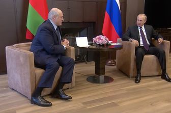 Il presidente bielorusso, Aleksandr Lukashenko, e quello russo, Vladimir Putin, nel loro bilaterale il 14 settembre a Sochi.&nbsp;