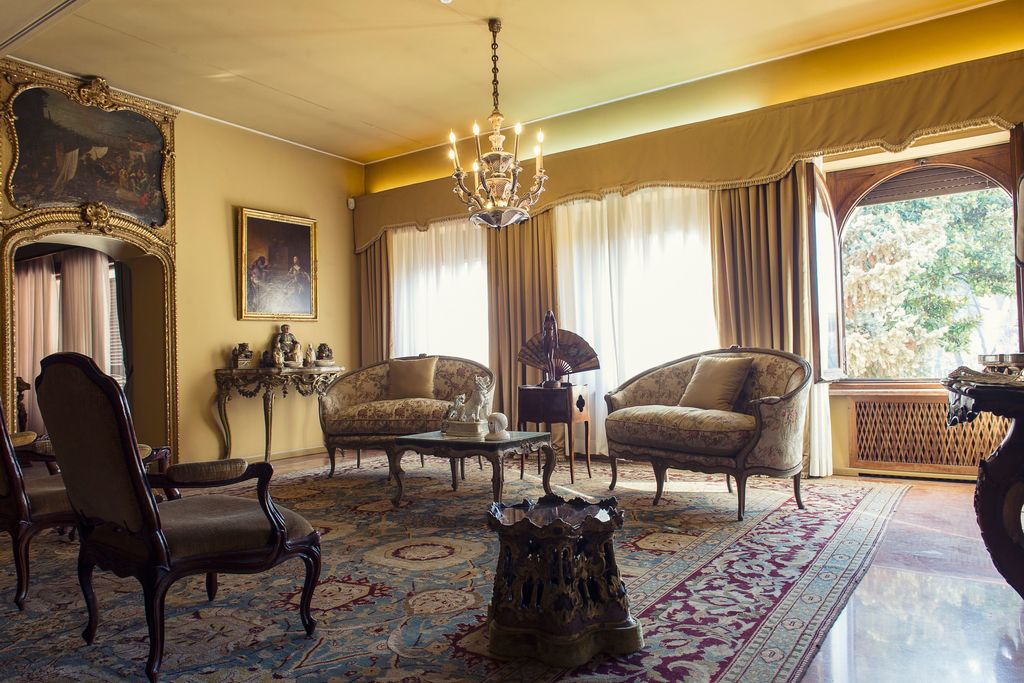 Il salone nella villa di Alberto Sordi&nbsp;
