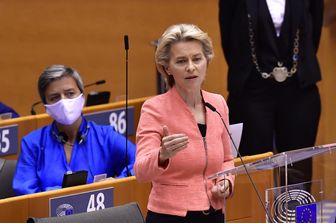La presidente della Commissione europea Ursula Von der Leyen durante il suo discorso sullo Stato dell'Unione